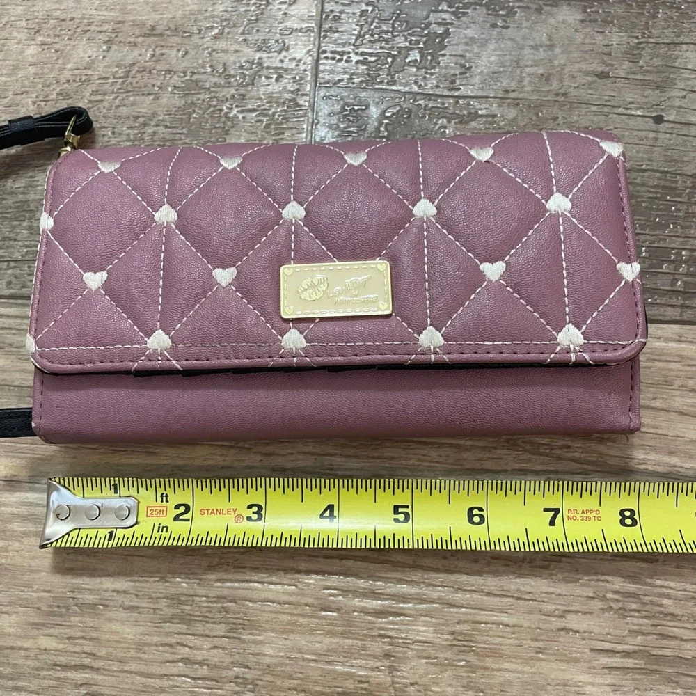 Luv Betsey by Betsey Johnson Quilted Wristlet Wallet Pink Lilac Black‎ Stripe